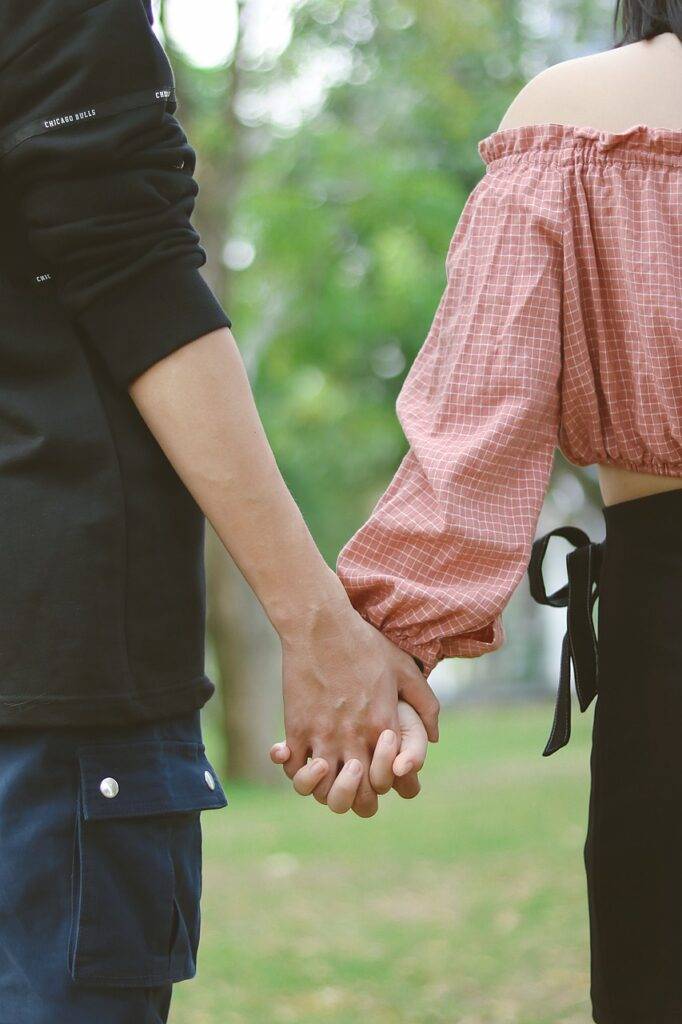 couple, holding hands, together-6976409.jpg